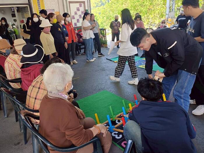 藉由遊戲讓長輩輕鬆增肌