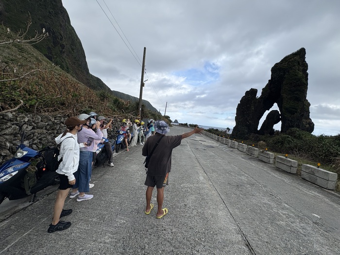 導覽「火把岩」由來圖片