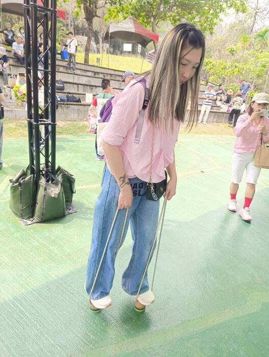 文化廣場體驗-踩高蹺