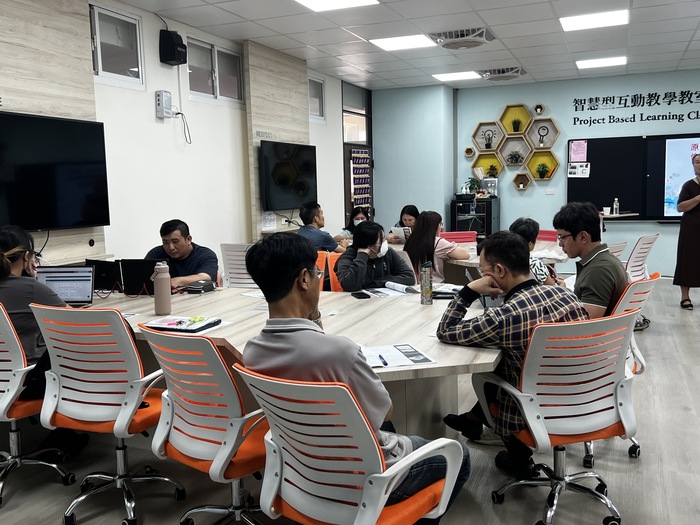 師長同仁們認真模樣圖片