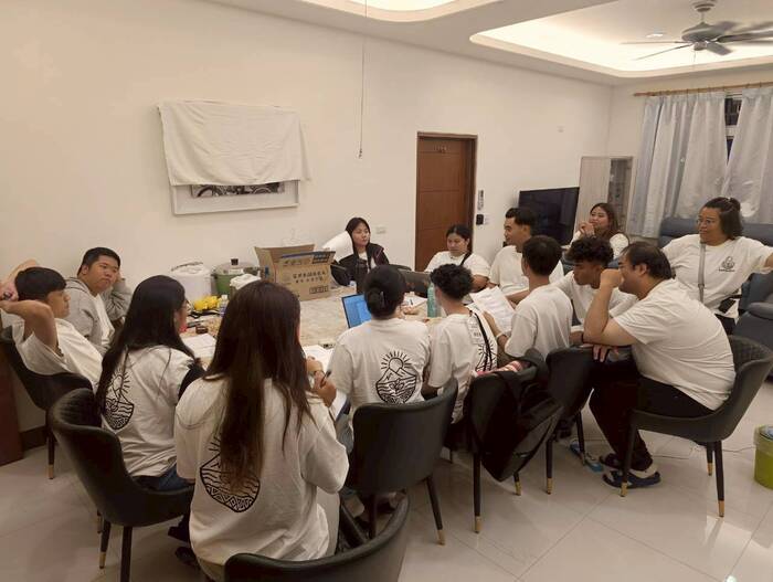 夜間討論學習及資料統整